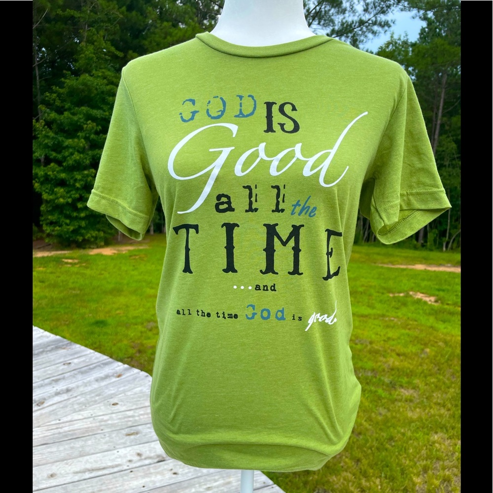 Love in Faith Short Sleeved t-shirt. Size Small.